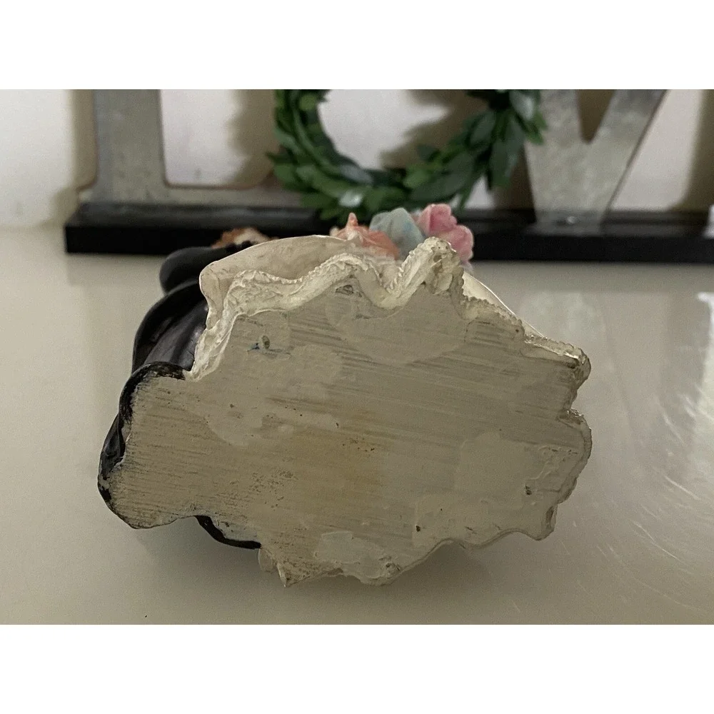 Vintage Shabby Chic Wedding Bride and Groom Resin Wedding Cake Topper‎ 5.5